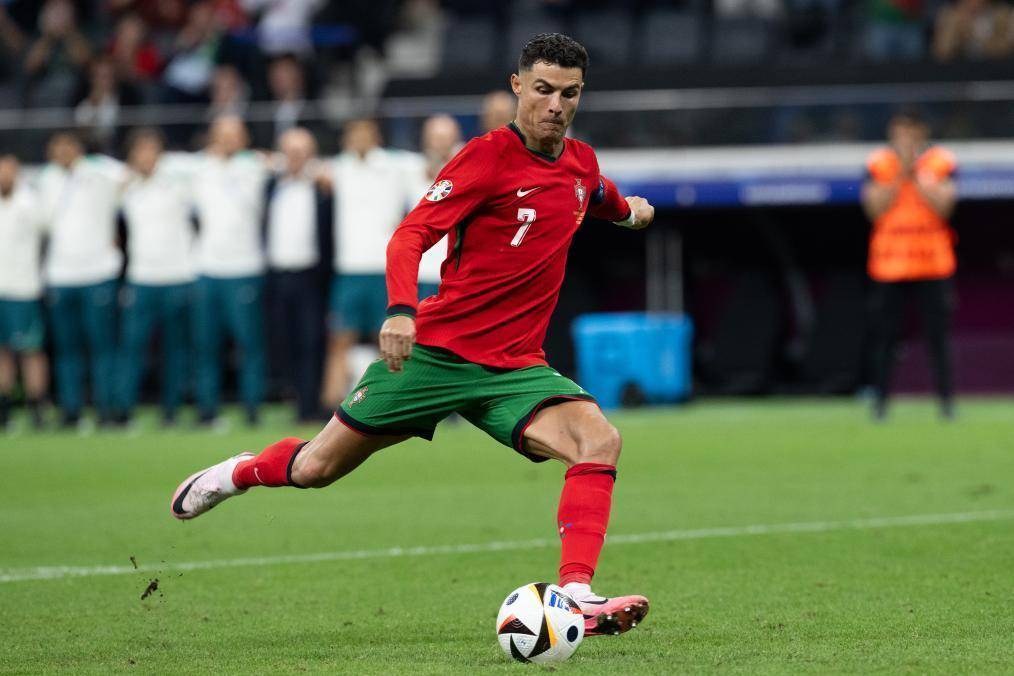 捧起了冠军 捧起了冠军