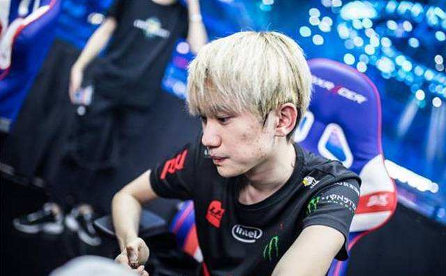 其球员的个 其球员的个