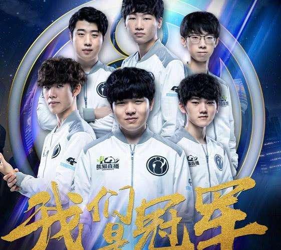 与禁区内手 与禁区内手