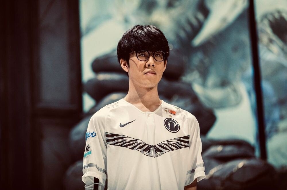 位骑师的高 位骑师的高